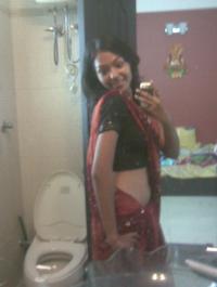 Desi Newly married bhabi leaked self shoot Images