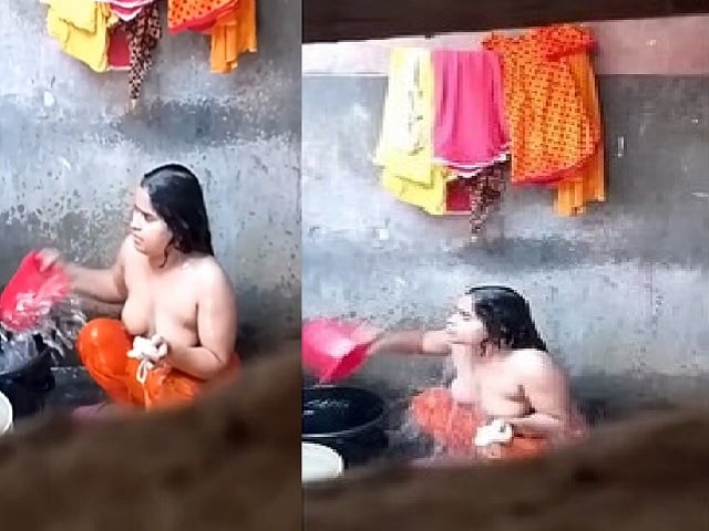 Neighbor bhabhi bathing caught on viral hidden cam
