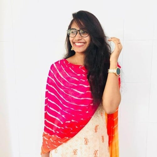 Hairy pussy slim girl nude posing for boyfriend