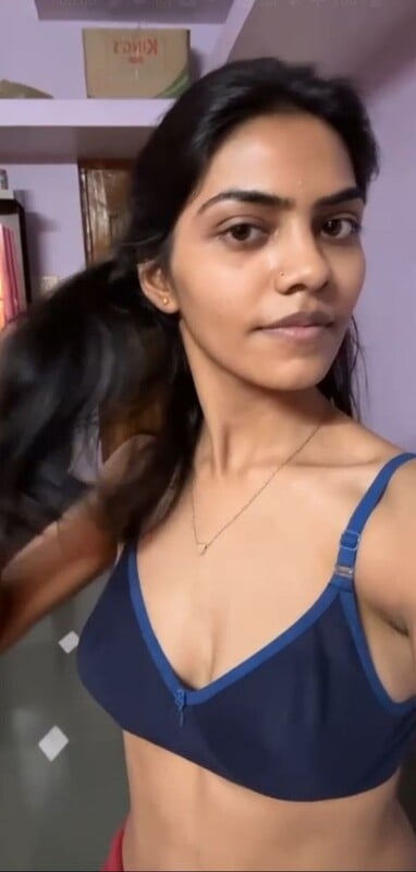 Slim girlfriend naked figure like a hot horse