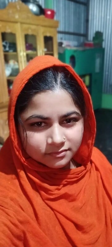 Bengali huge ass wife looks unsatisfied in nude