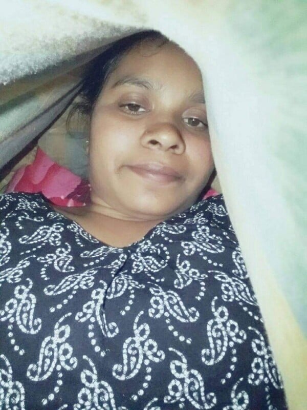 Village Bengali girl selfie nude photos during night
