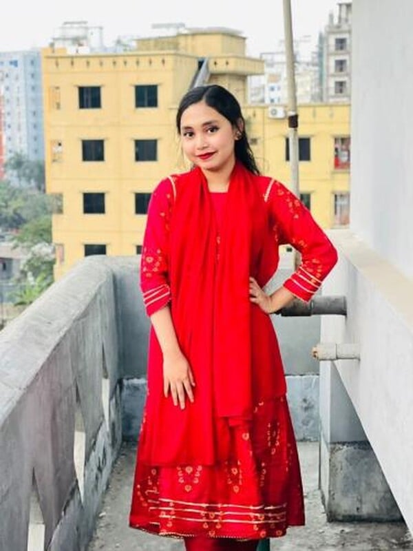 Kolkata IT girl nude selfies trending viral online