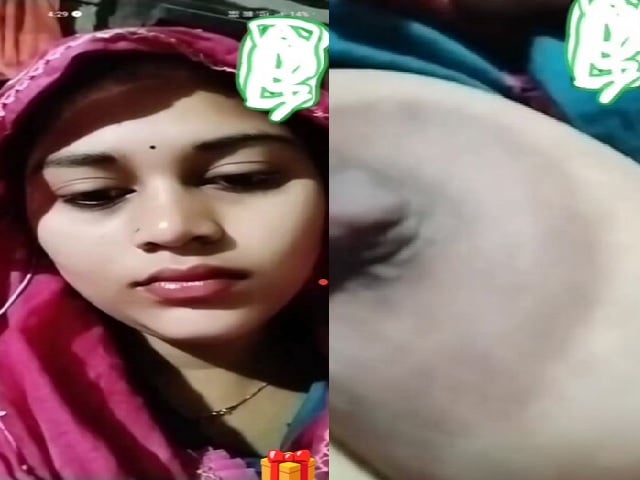 Beautiful lips Bengali girl showing boobs and pussy